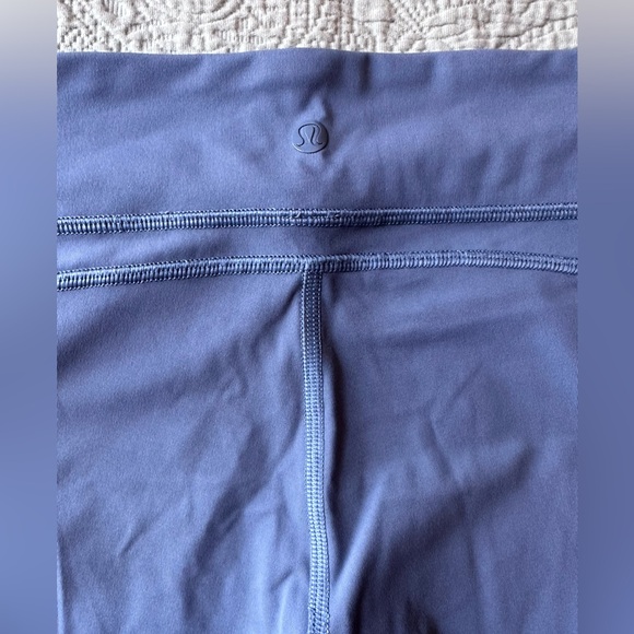Lululemon Cool To Street Crop Leggings in Blue Denim size 10 - Picture 5 of 6